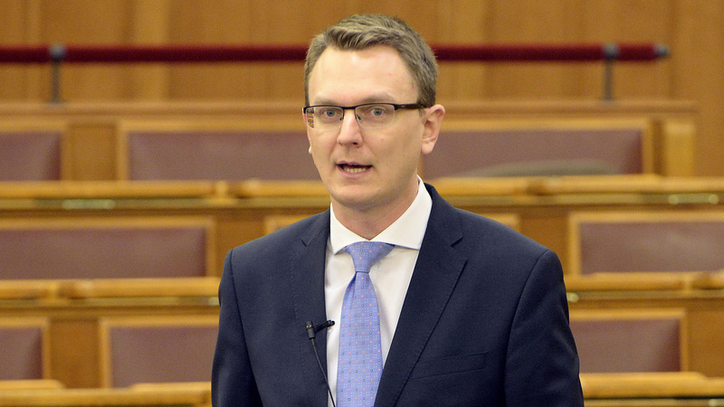 Rétvári Bence a Parlamentben; MTI fotó/Kovács Tamás
