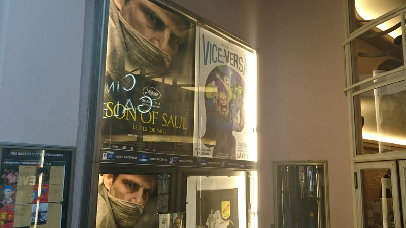 A Saul fia című film plakátja egy brüsszeli mozi előterében