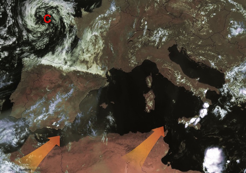 A friss műholdfelvételen jól látható, ahogy a homok eléri Spanyolországot, illetve Olaszországot.