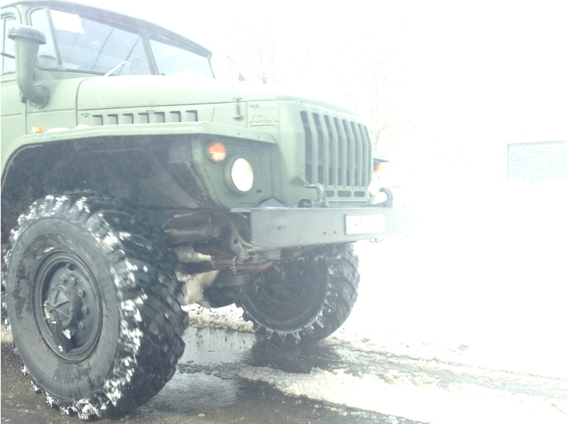 katonai jármű a hóban