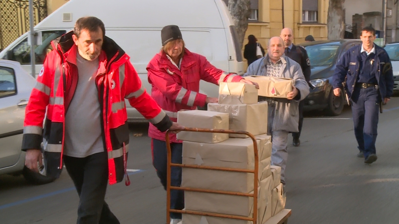 Gyűjtést rendeztek a kaposvári börtönlakók karácsony előtt a Magyar Vöröskereszt Somogy megyei szervezetével