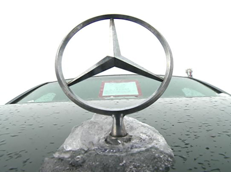 Mercedes autó