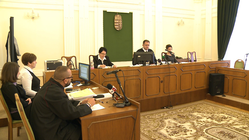 Csütörtökön reggel a Kaposvári Törvényszéken Duduka Attila bíró vezetésével megkezdődött B. Péter tárgyalása.