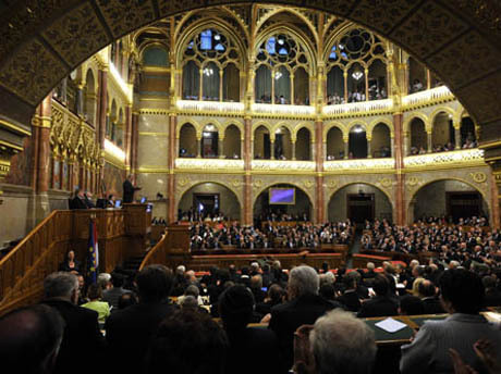 Parlament, plenáris ülés