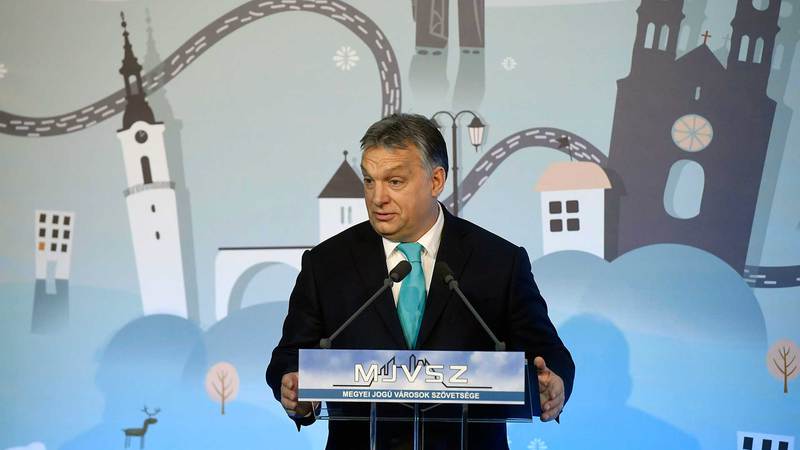Veszprém, 2018. február 8. Orbán Viktor miniszterelnök beszédet mond a Megyei Jogú Városok Szövetségének 51. közgyűlésén a veszprémi polgármesteri hivatalban 2018. február 8-án. MTI Fotó: Koszticsák Szilárd