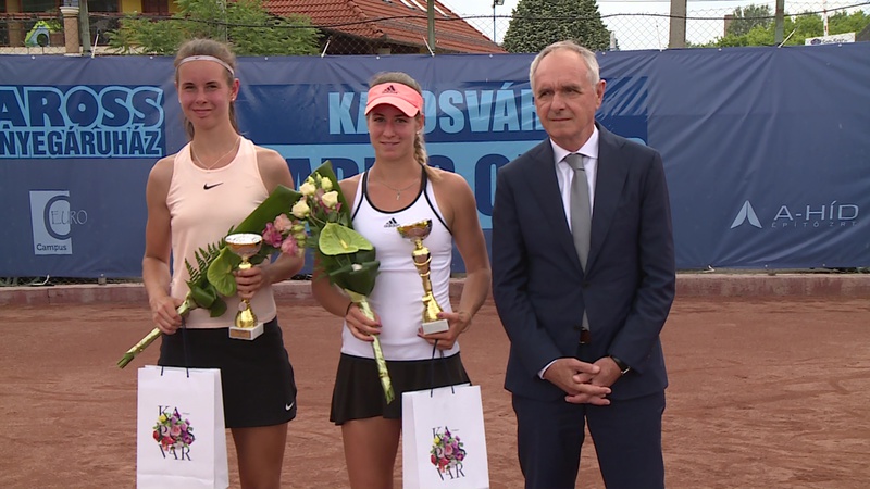A döntőt követően Szita Károly adta át Kaposvár Ladies Open díjait és ajándékcsomagait.