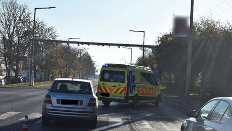 A zebrán gázolta el a gyalogost a figyelmetlen sofőr