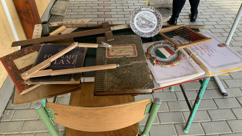 A volt magyaregresi iskolát mutatja be a tárlat