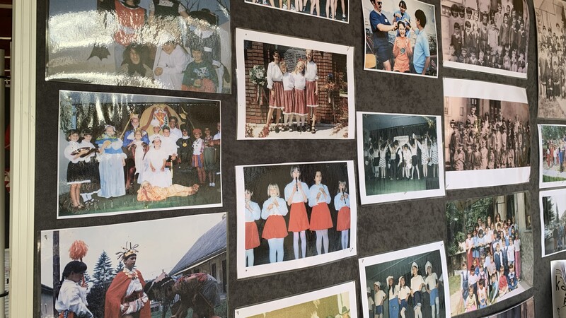 A volt magyaregresi iskolát mutatja be a tárlat