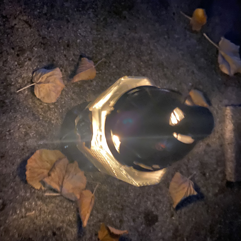 Fellobbantak a mécsesek és gyertyák lángjai