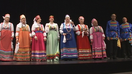 Videóval! Cigánytáncot jártak az orosz hagyományőrzők a német, horvát és roma nemzetiségek előtt