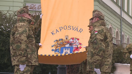 Levonták Kaposvár zászlaját