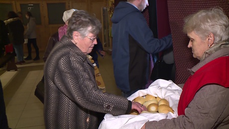 Szent Erzsébet kenyerét osztották