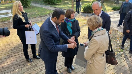 Hidakat akar építeni a népek között az emírségek hazai nagykövete