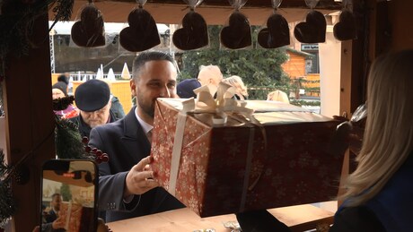 Megnyitott az Ajándékkuckó a főtéren