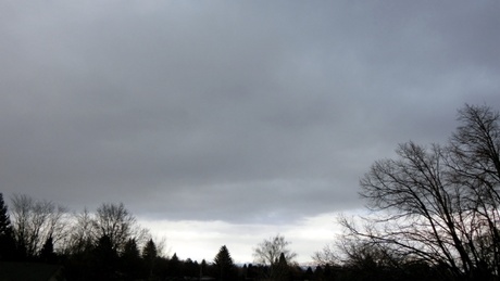 Nincs új a nap alatt: marad a jobbára felhős, nyirkos idő