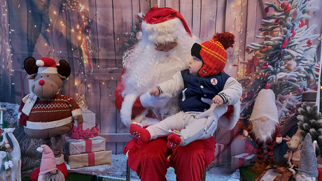 A Vadvirág térre is megérkezett a mikulás