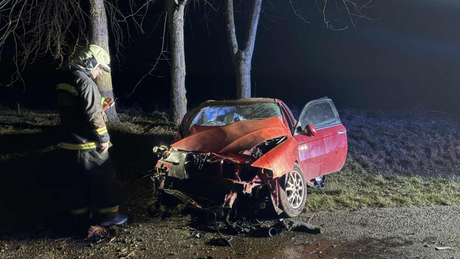 Fának rohant egy autó Nagybajom határában