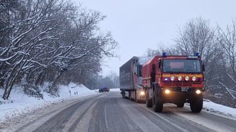 Bőven adott munkát az ónos eső és a hó a tűzoltóknak
