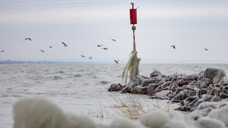 Továbbra is veszélyes a Balaton jege
