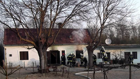 54 éves férfi égett benn a házban, anyja megmenekült