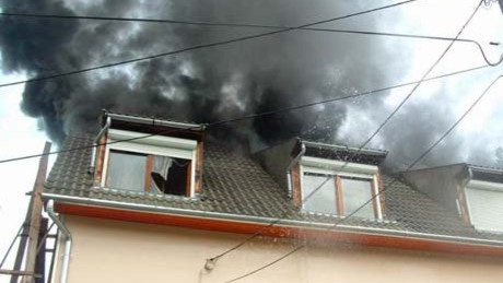 Nyolcan maradtak fedél nélkül - leégett egy lakóház teteje Nágocson 