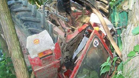 Egy volt kisgazda politikus halt meg a zicsi traktorbalesetben