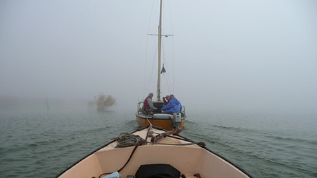 Horgászokat mentettek a ködös Balatonból 