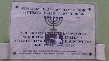Megrongáltak egy kaposvári Holokauszt emléktáblát
