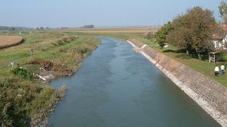 A Sió-csatornába esett és meghalt egy férfi Siófokon