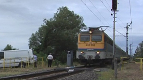 Halálra gázolt a vonat egy nőt Ordacsehinél - videóval!