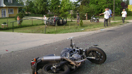 Motor és autó ütközött Bőszénfán
