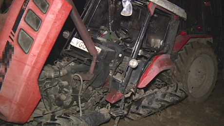 Traktor és autó ütközött Vésénél