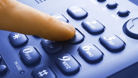 Telefonos csalásra figyelmeztet a biztosítók szövetsége