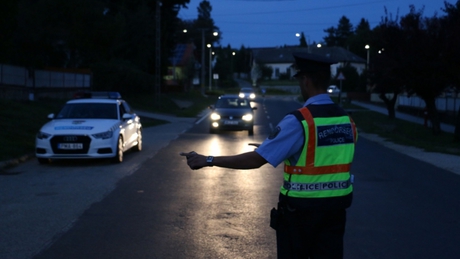 250 sofőrt ellenőriztek a zsaruk péntek éjjel