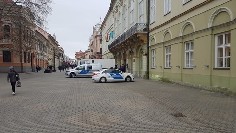 Nagy volt a rendőri jelenlét a múzeumnál