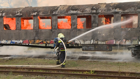 Lángok, füst, sérült és rémült utasok egy vonaton