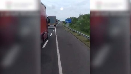 Honfitársát leckéztette meg egy román kamionos
