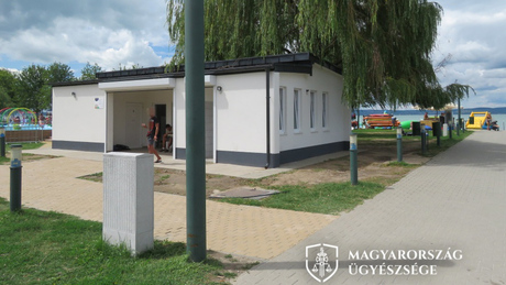 Ököllel ütötték az adóellenőröket