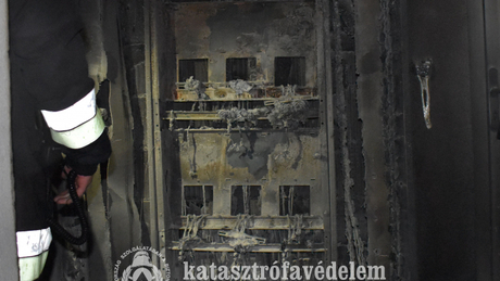 Lángra kapott a villanyóraszekrény