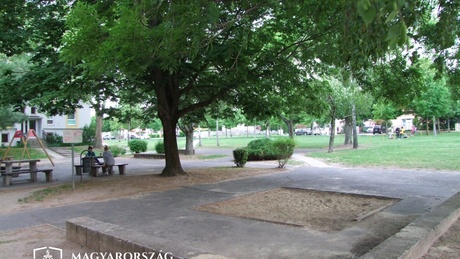 Fiatalkorú fiú rabolt ki egy gyermeket Siófokon