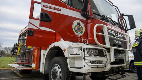 Három új gépjármű érkezett a somogyi tűzoltóságokra