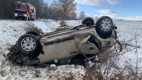 Több baleset is történt kedden a jeges utakon