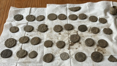 Fémdetektorral kereste a régészeti leleteket 