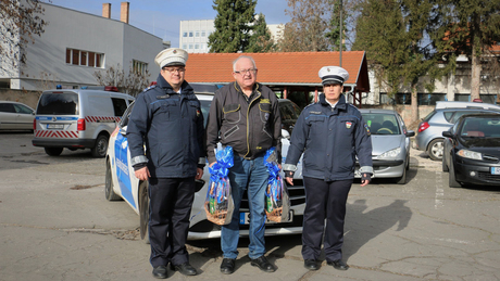 Kaposvári zsarukat díjazott a Magyar Autóklub