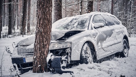 Háromszorosára nőtt a balesetek száma a havazásban