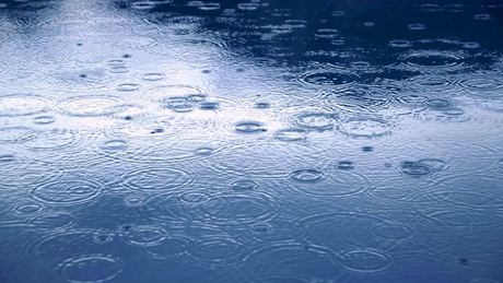 Itt a front! Többfelé eső, zápor várható