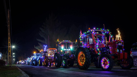 Fénybe öltöznek a traktorok Mesztegnyőn