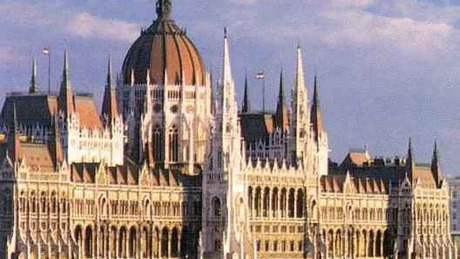 Adóköteles lesz a képviselők javadalmazása