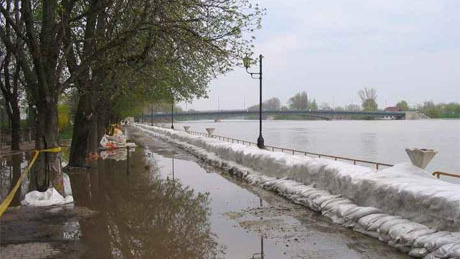 Újabb árhullám indult el a Tiszán